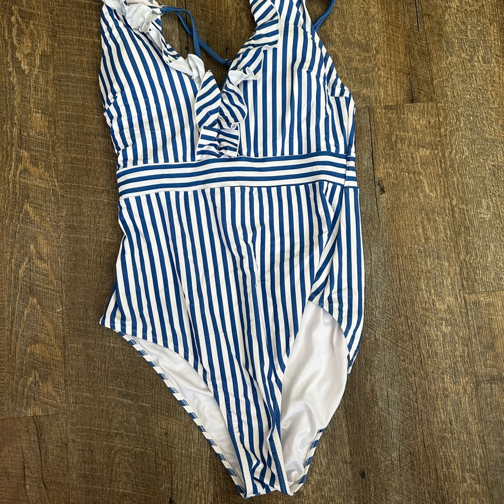 Cupshe one piece size L